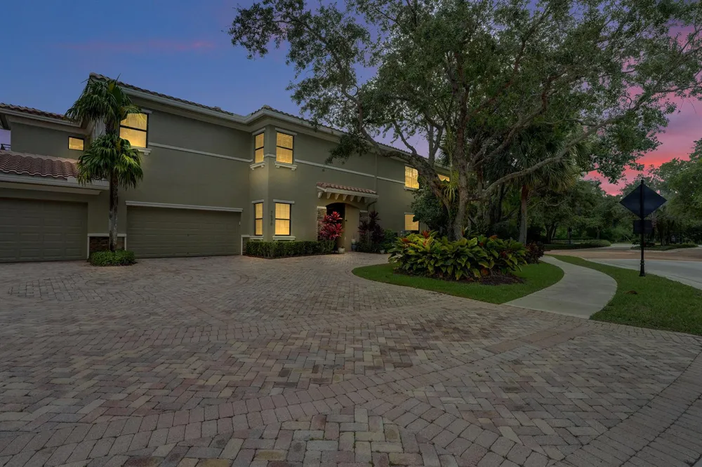 7570 Old Thyme Court #9C Parkland, FL 33076