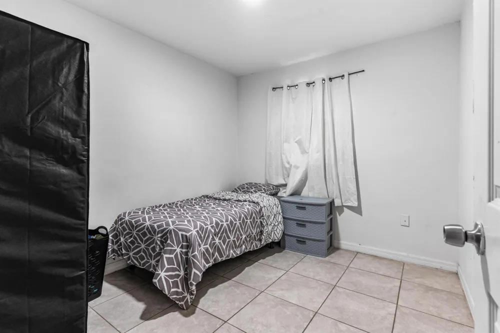 1810 16th Court Fort Pierce, FL 34950