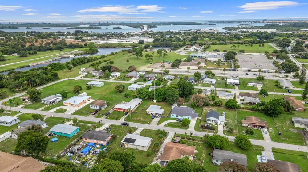 1810 16th Court Fort Pierce, FL 34950