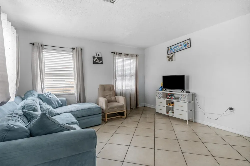 1810 16th Court Fort Pierce, FL 34950