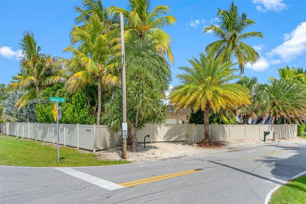 74049 Overseas Hwy Islamorada, FL 33036