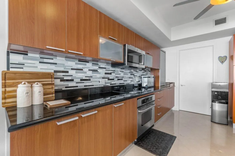 2650 Lake Shore Drive #1906 Riviera Beach, FL 33404