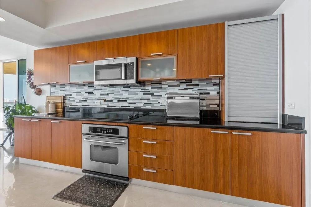 2650 Lake Shore Drive #1906 Riviera Beach, FL 33404