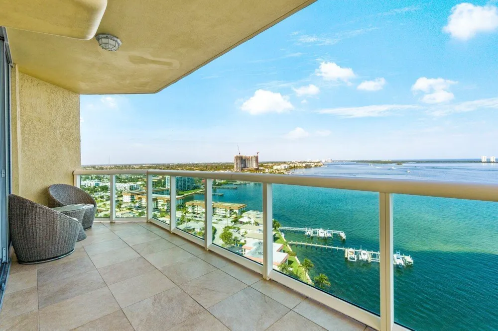 2650 Lake Shore Drive #1906 Riviera Beach, FL 33404
