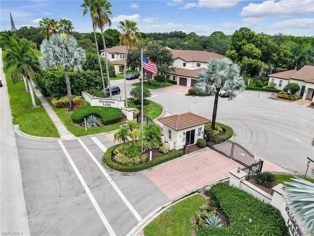 1100 Diamond Circle #1104 Naples, FL 34110