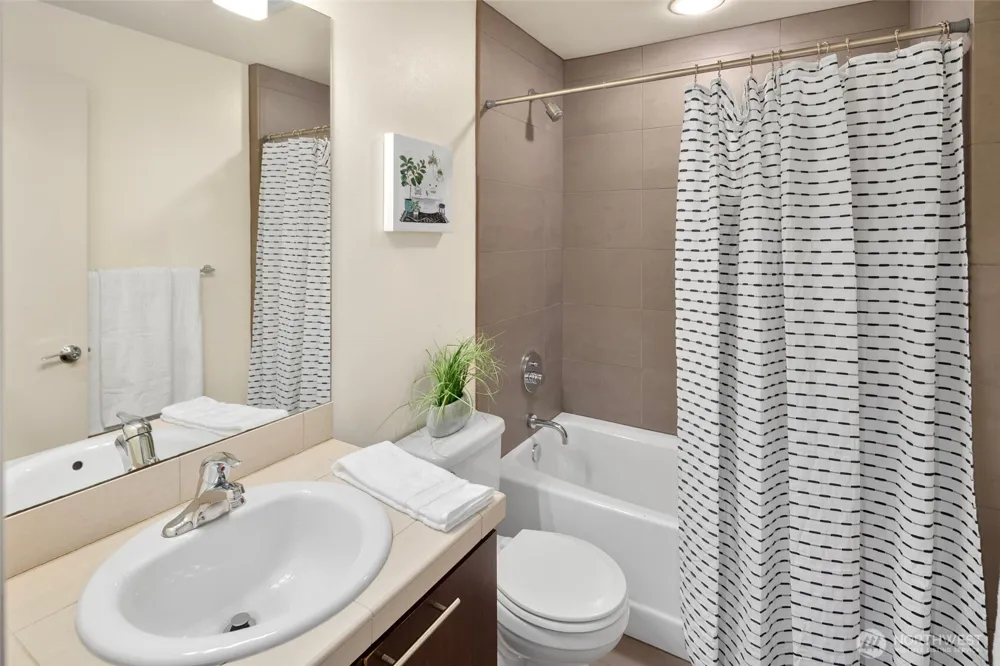 1232 Northgate Way Seattle, WA 98133