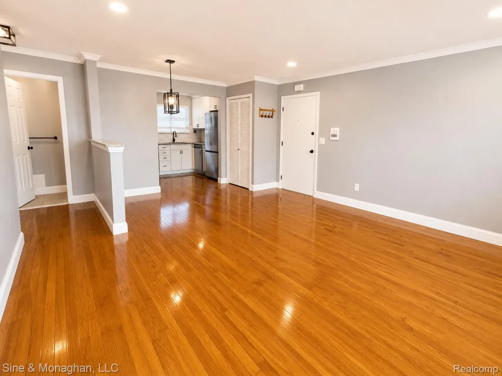 433 Miller Avenue #203 Rochester City, MI 48307