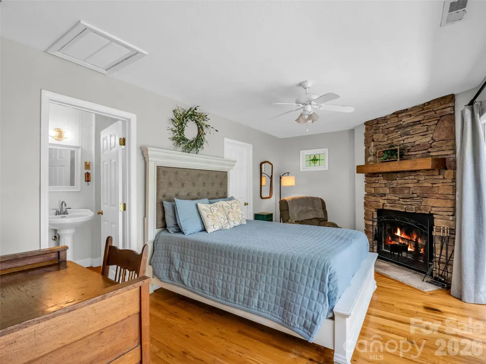 239 Havnaers Point Lake Lure, NC 28746