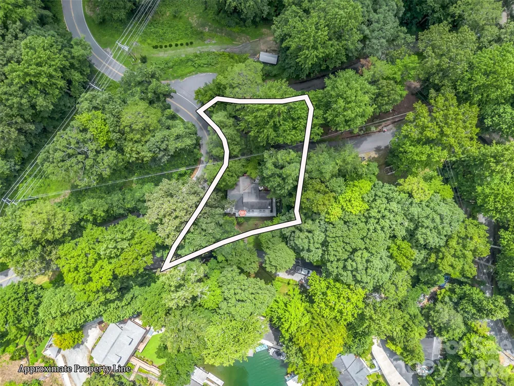 239 Havnaers Point Lake Lure, NC 28746