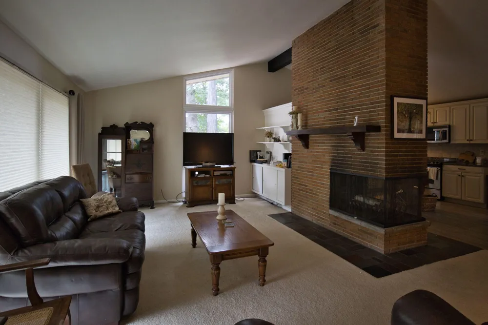 8683 Club House Drive Brighton, MI 48116