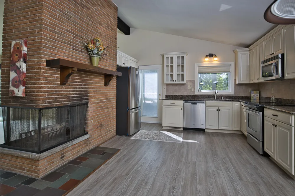 8683 Club House Drive Brighton, MI 48116