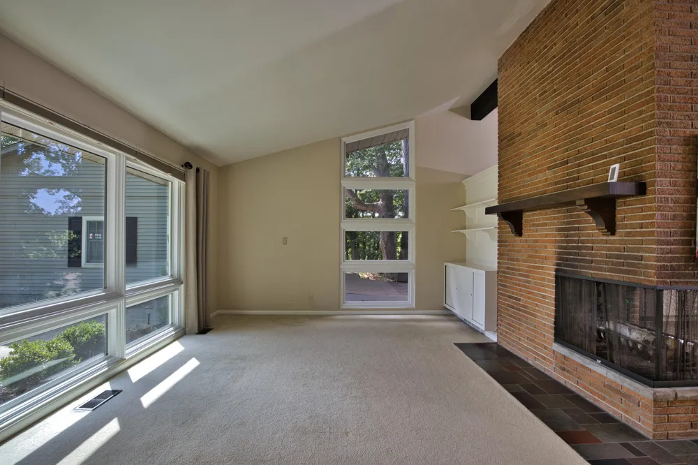 8683 Club House Drive Brighton, MI 48116