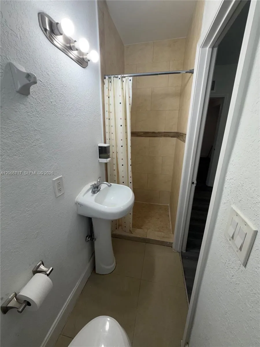 328 SW 15th Ave #- Miami, FL 33135