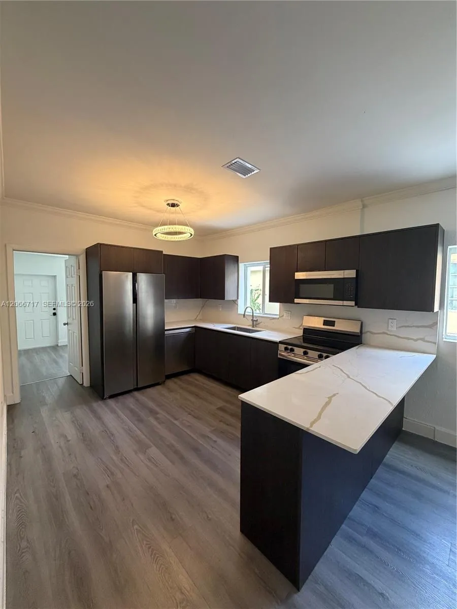 328 SW 15th Ave #- Miami, FL 33135