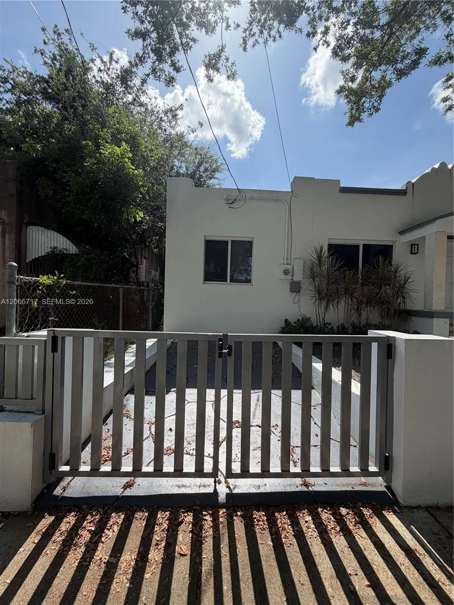 328 SW 15th Ave #- Miami, FL 33135