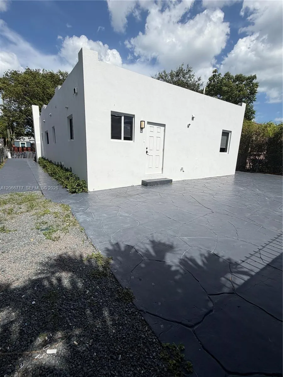 328 SW 15th Ave #- Miami, FL 33135