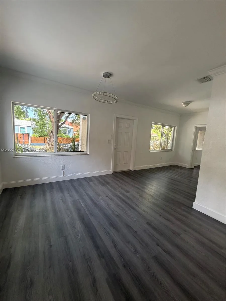 328 SW 15th Ave #- Miami, FL 33135