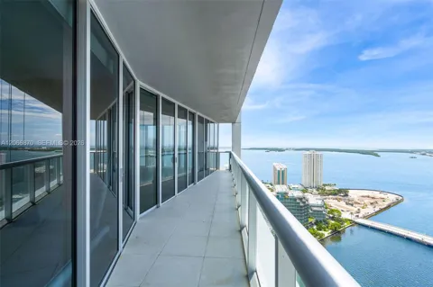 495 Brickell Ave #3601
