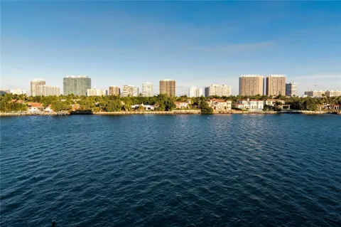 10101 E Bay Harbor Dr #404