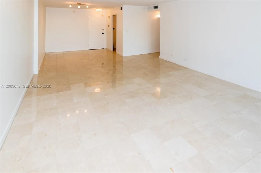 10101 E Bay Harbor Dr #404 Bay Harbor Islands, FL 33154