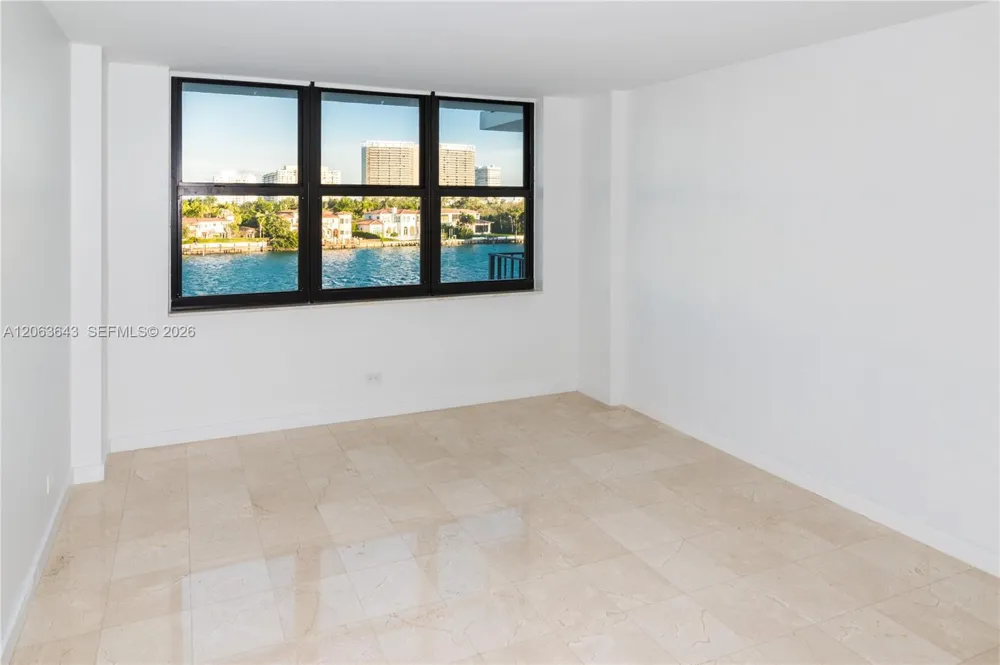 10101 E Bay Harbor Dr #404 Bay Harbor Islands, FL 33154