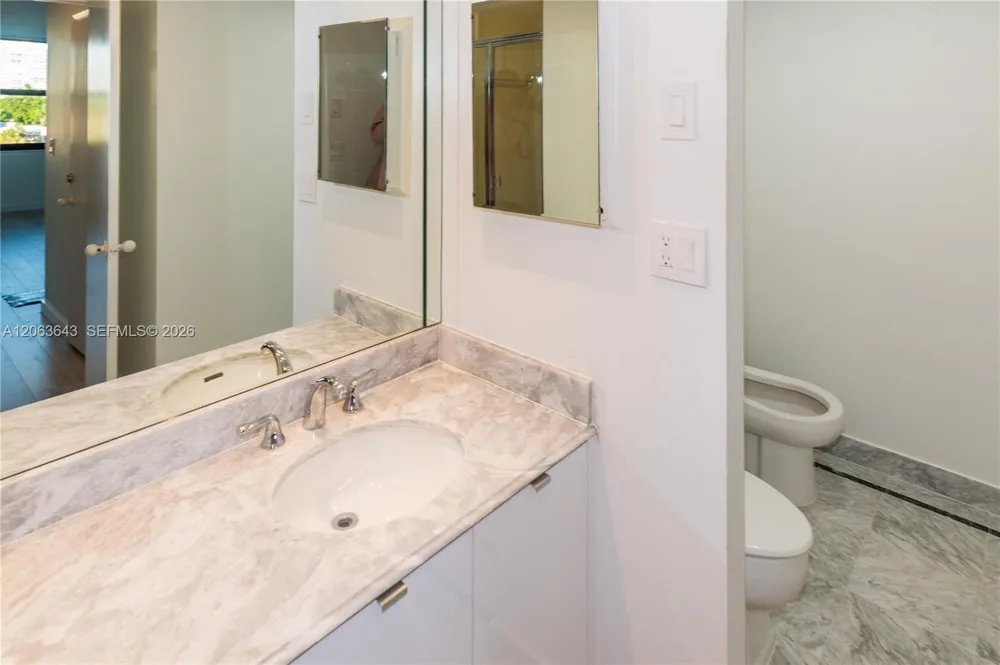 10101 E Bay Harbor Dr #404 Bay Harbor Islands, FL 33154