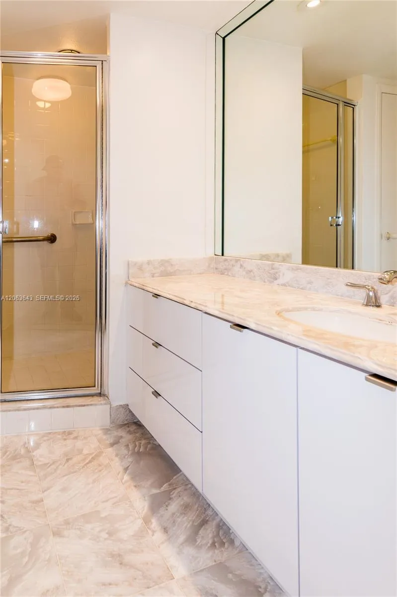 10101 E Bay Harbor Dr #404 Bay Harbor Islands, FL 33154
