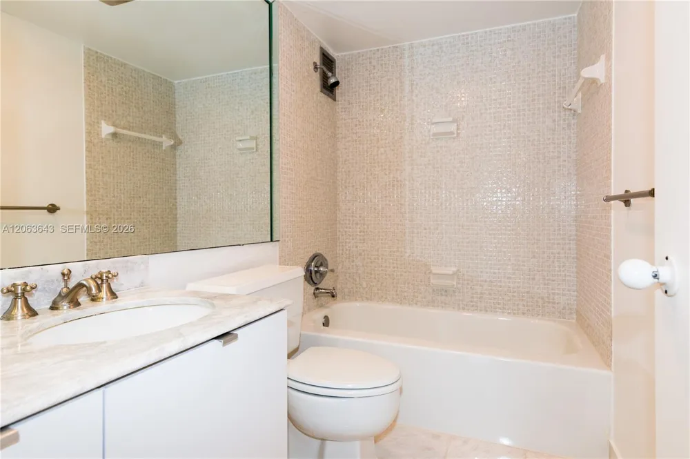 10101 E Bay Harbor Dr #404 Bay Harbor Islands, FL 33154