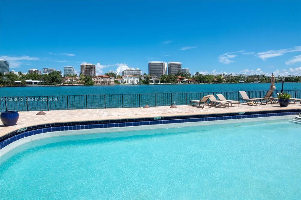 10101 E Bay Harbor Dr #404 Bay Harbor Islands, FL 33154