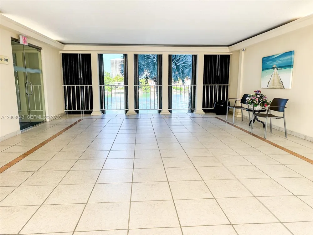 10101 E Bay Harbor Dr #404 Bay Harbor Islands, FL 33154
