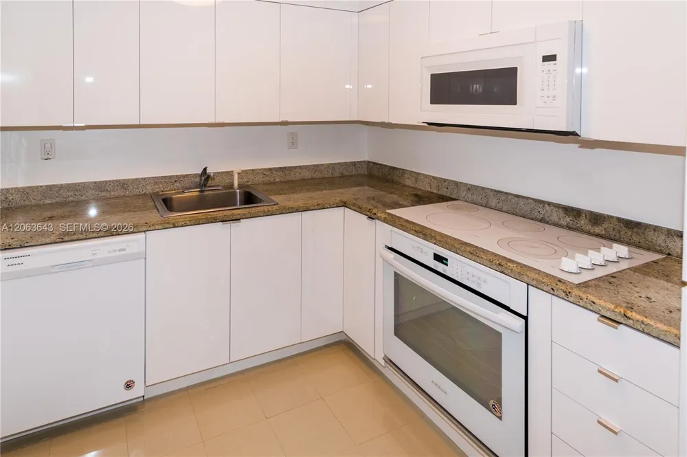 10101 E Bay Harbor Dr #404 Bay Harbor Islands, FL 33154