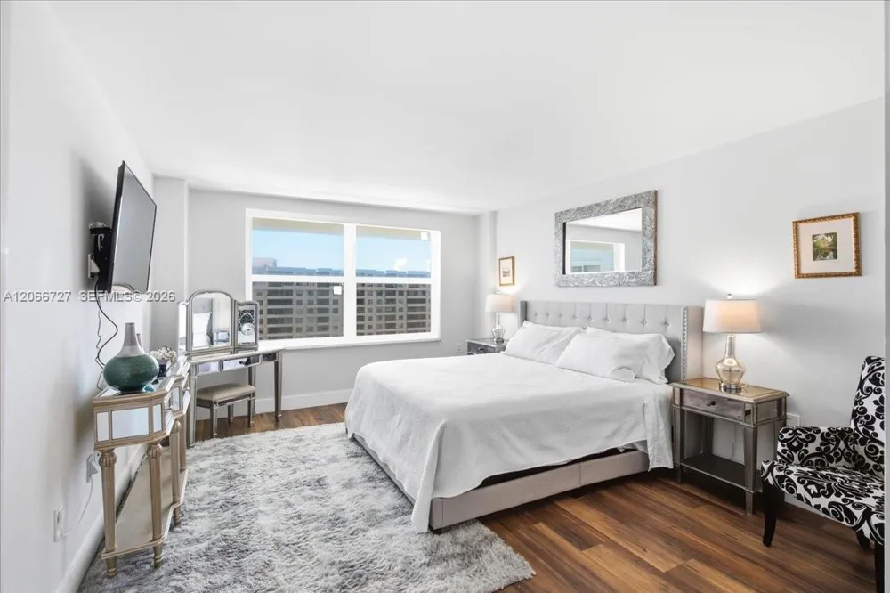 199 Ocean Lane Dr #1207 Key Biscayne, FL 33149