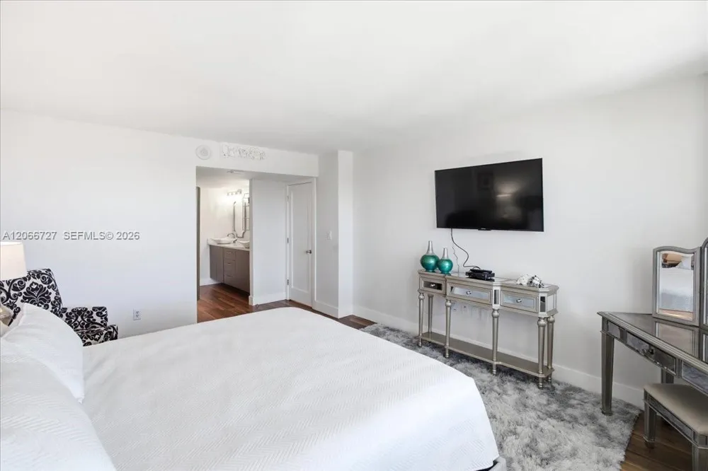 199 Ocean Lane Dr #1207 Key Biscayne, FL 33149