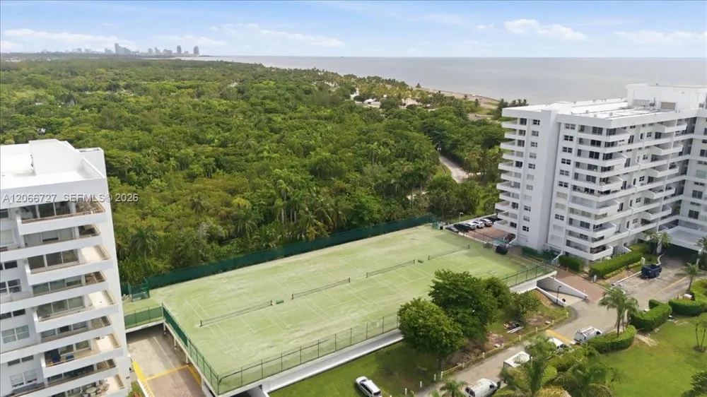 199 Ocean Lane Dr #1207 Key Biscayne, FL 33149