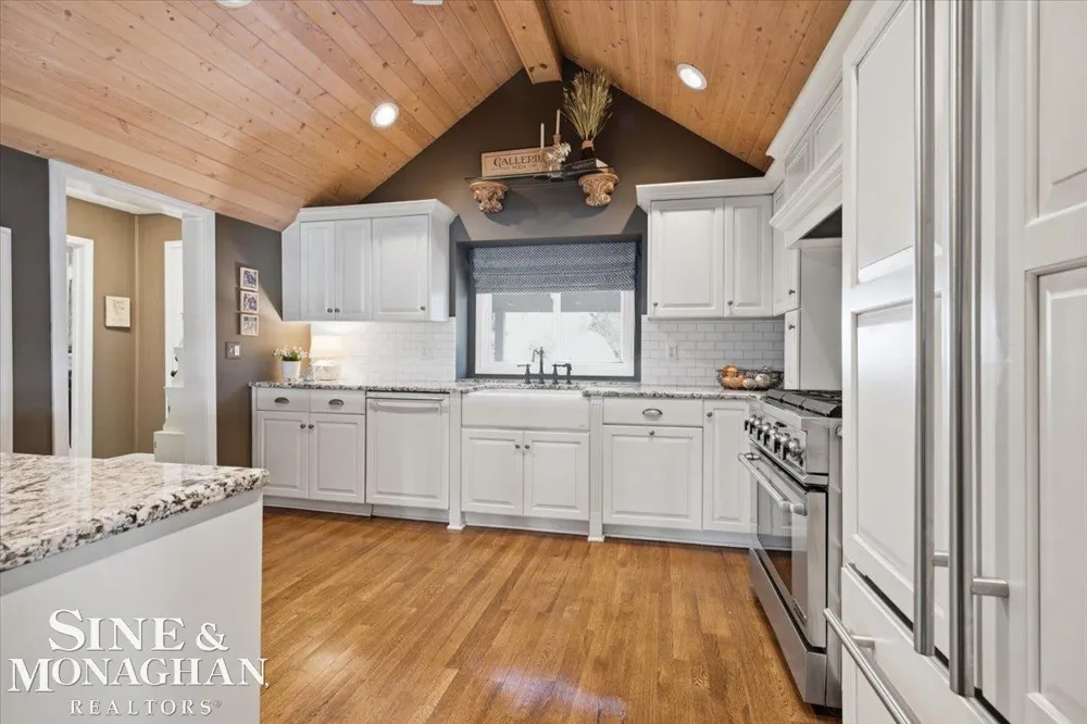 206 Edgewater Avenue Algonac City, MI 48001