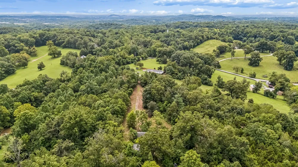 1590 Brinkley Branch Rd Hendersonville, TN 37075