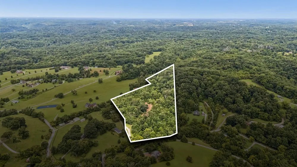 1590 Brinkley Branch Rd Hendersonville, TN 37075