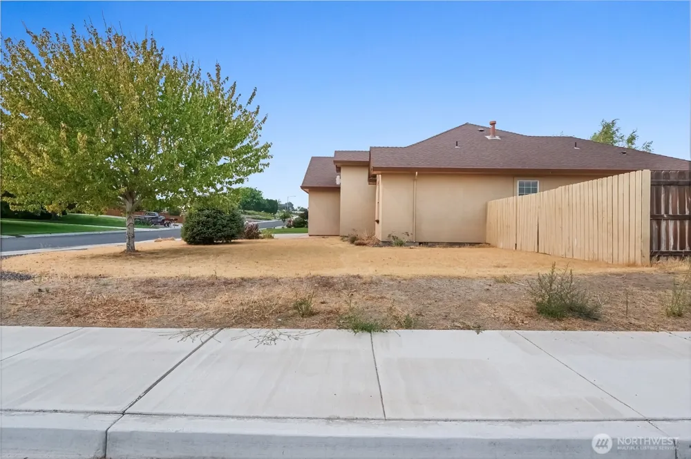 333 Crestview Moses Lake, WA 98837