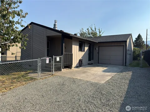 828 W 10th Street