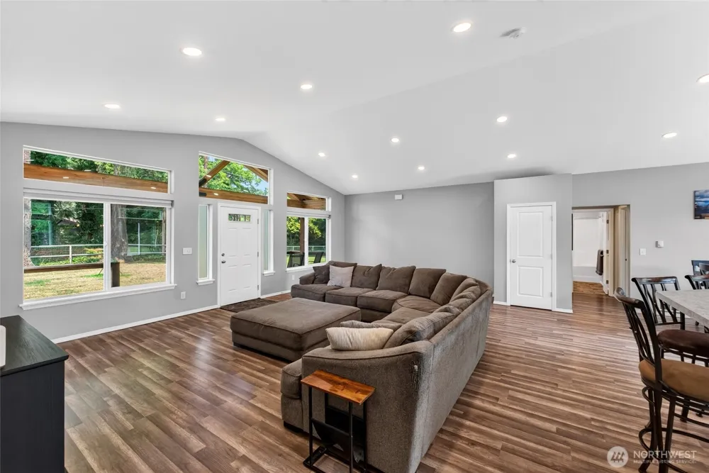 10516 36th Street E Edgewood, WA 98372