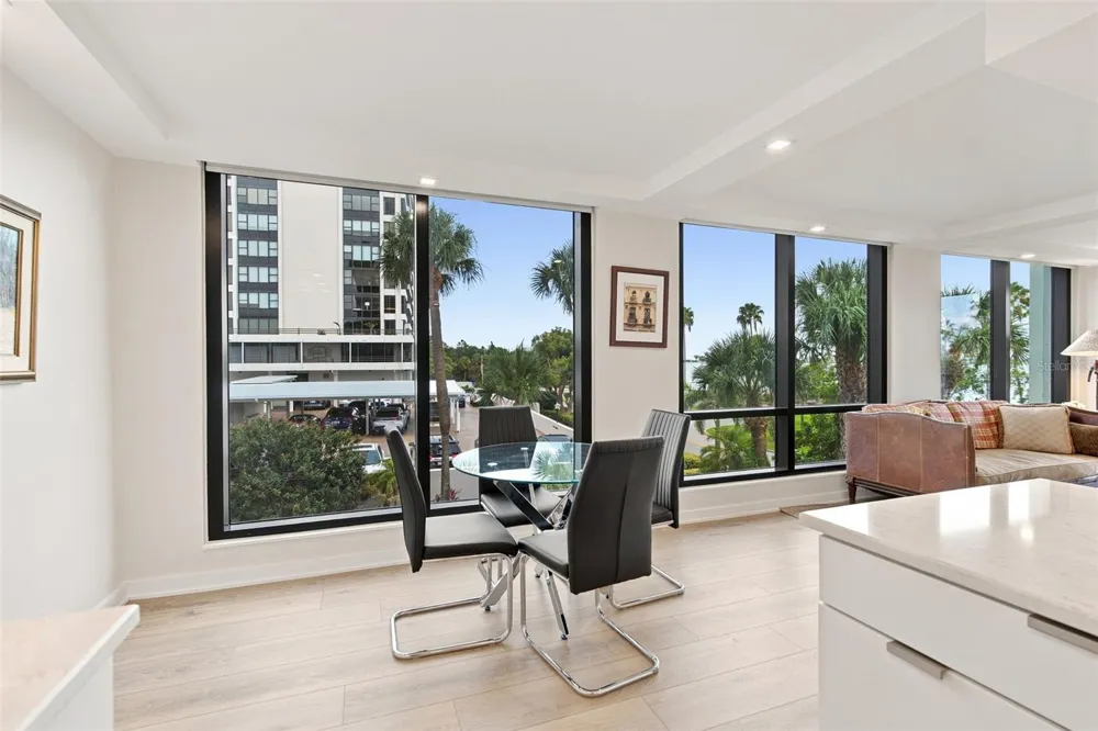 707 S GULFSTREAM AVENUE #207 Sarasota, FL 34236
