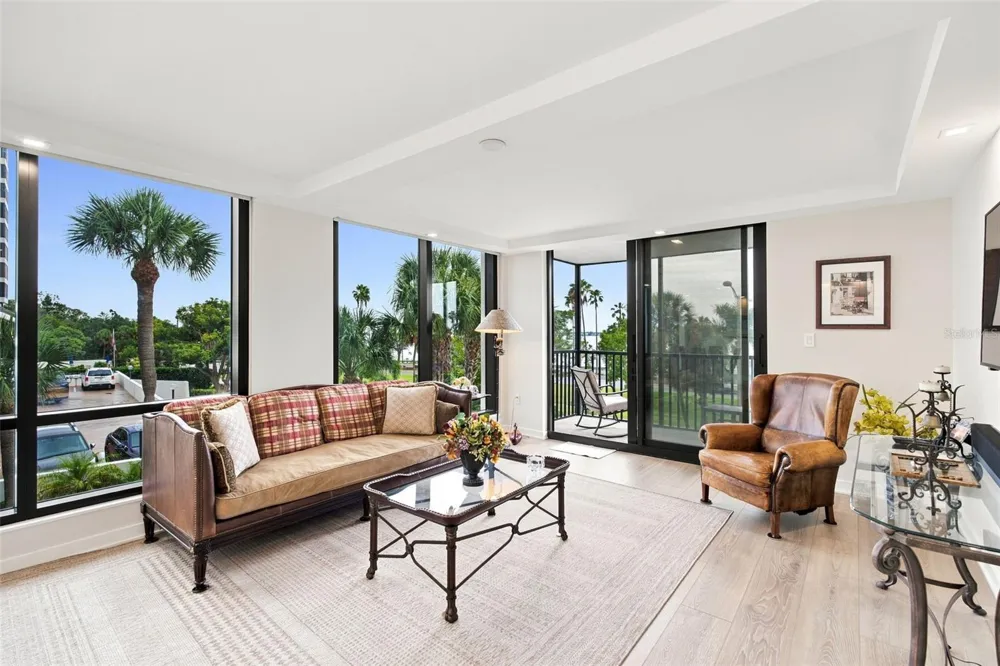 707 S GULFSTREAM AVENUE #207 Sarasota, FL 34236