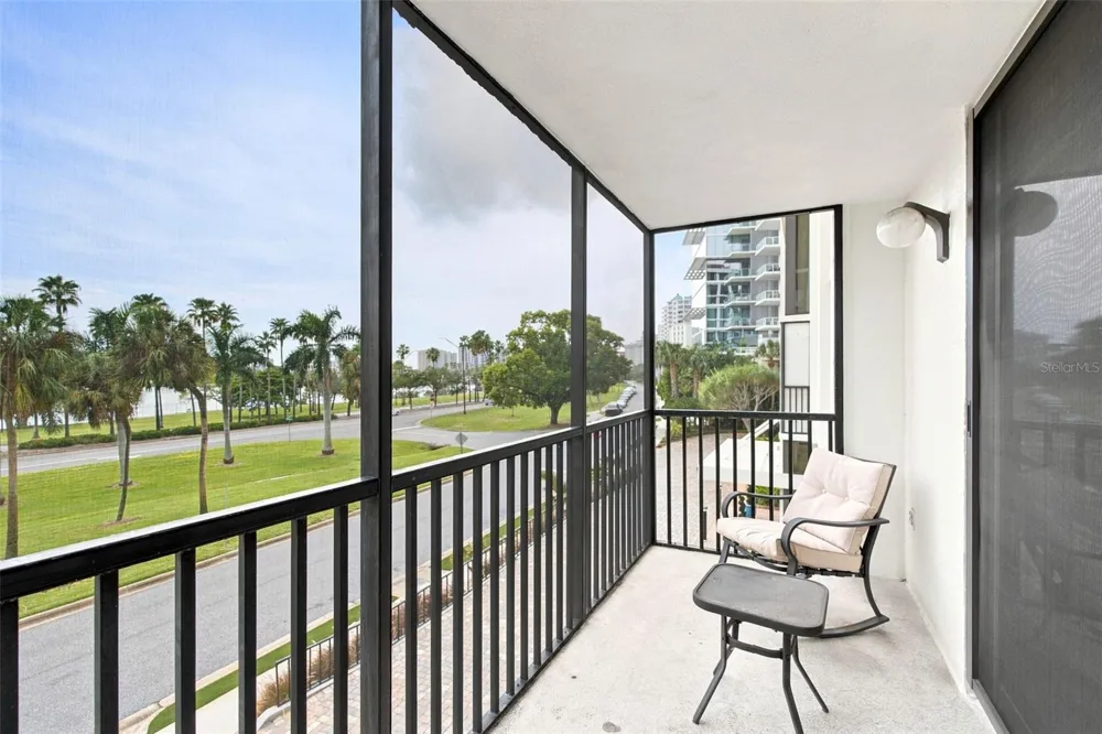 707 S GULFSTREAM AVENUE #207 Sarasota, FL 34236