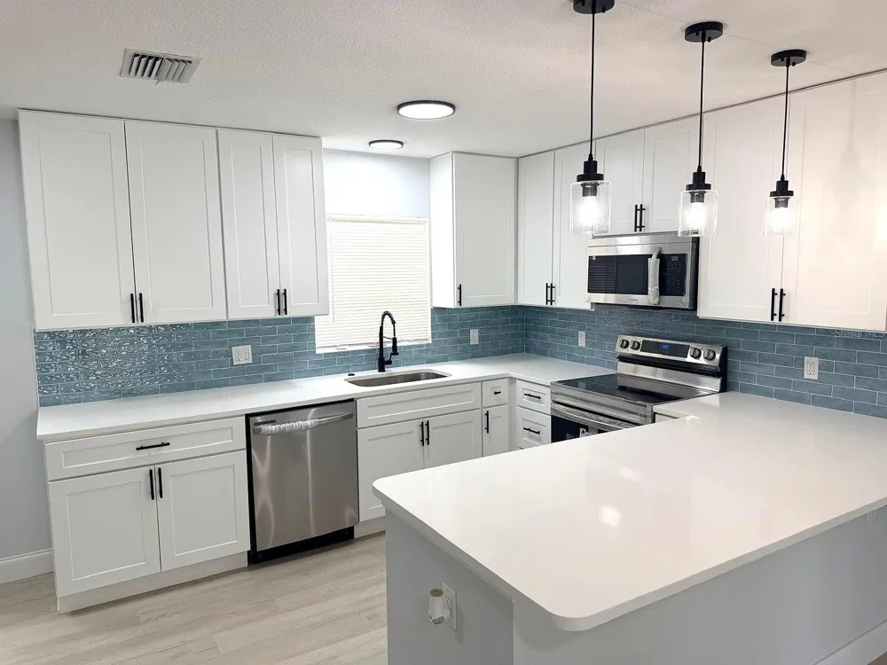 445 NW 10TH AVENUE Webster, FL 33597