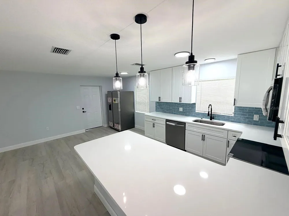 445 NW 10TH AVENUE Webster, FL 33597
