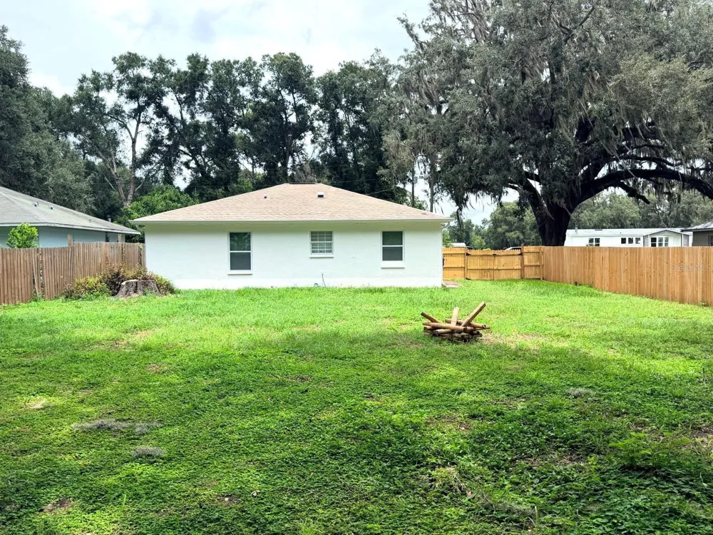 445 NW 10TH AVENUE Webster, FL 33597