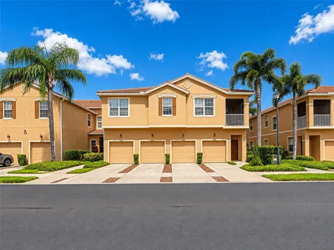 3426 PARKRIDGE CIRCLE #34-105