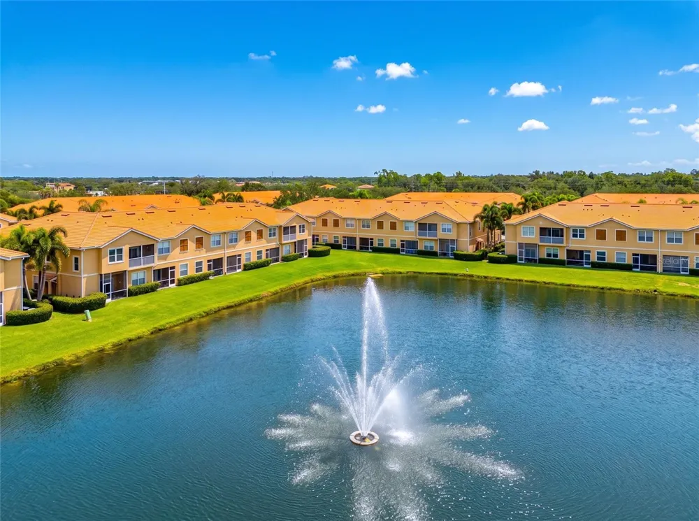 3426 PARKRIDGE CIRCLE #34-105 Sarasota, FL 34243