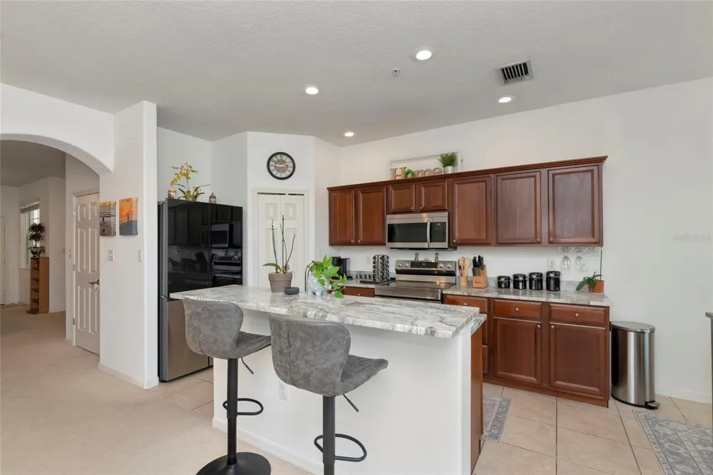 3426 PARKRIDGE CIRCLE #34-105 Sarasota, FL 34243