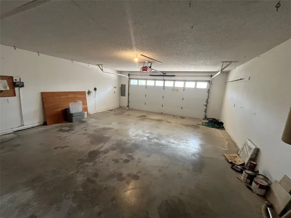1712 Hampton Court Bedford, TX 76021